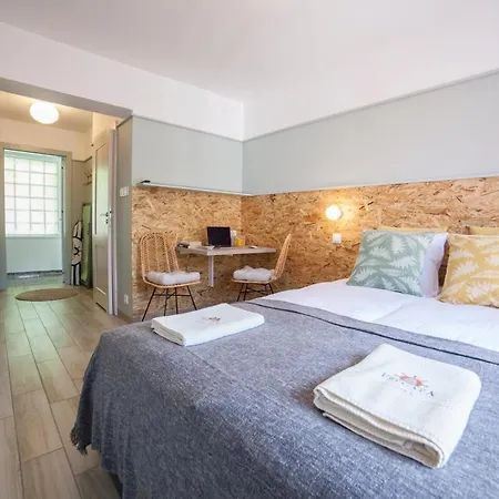 Fregata * Ούστκα