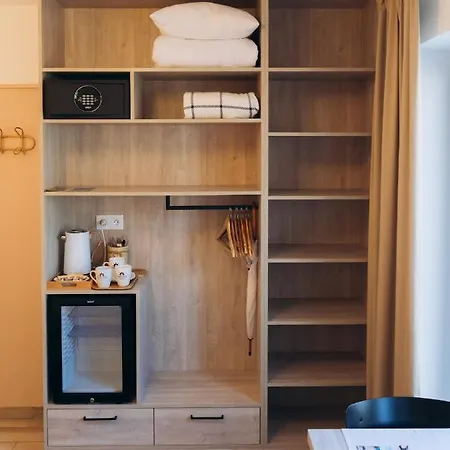 Fregata * Ούστκα